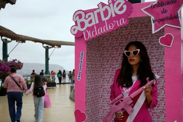 Dina barbie online