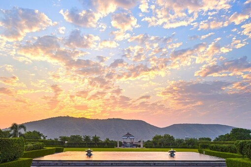 Seeking a rejuvenating weekend getaway? Look no further than Raffles Udaipur