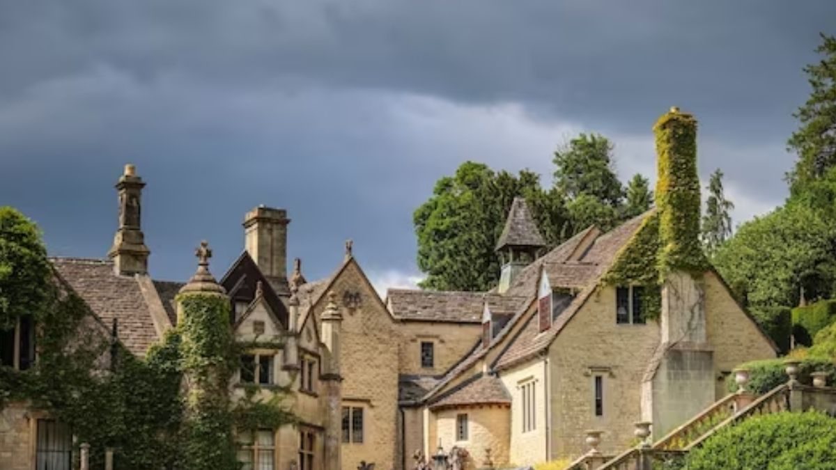 Why Residents Of This Beautiful UK Village Want To Leave It And Never Return