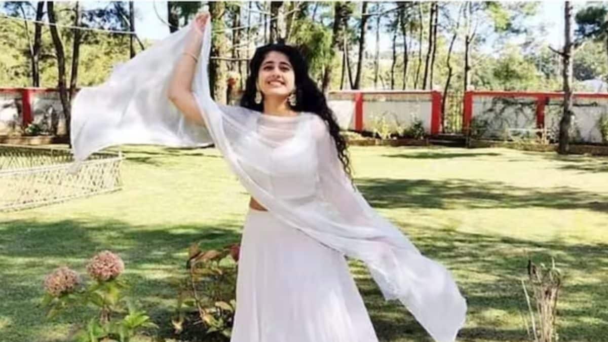 Meet Ambika Raina, The J&K Girl Who Cleared UPSC In Her Third Attempt ...