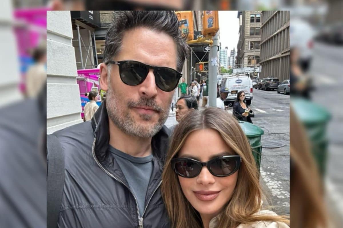 19 years old Sofia Vergara with her son Manolo. After she separated from  her husband after only 2 years, she raised her son by herself.