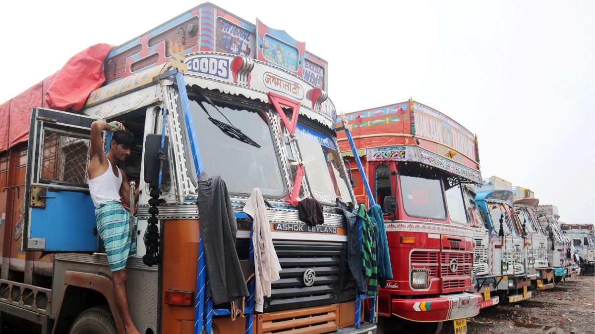 Truck Bursts into Flames After Collision in Rajasthan, 2 Dead - Vimarsana News