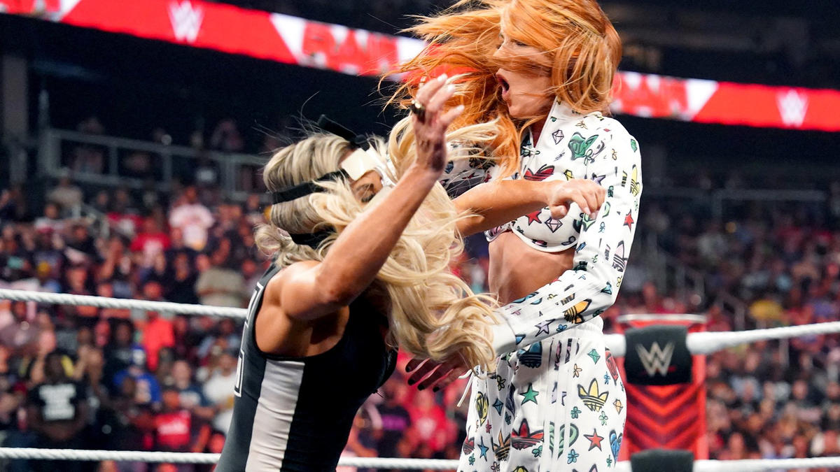  Becky Lynch fought Trish Stratus and Zoey Stark on “Miz TV” (WWE)