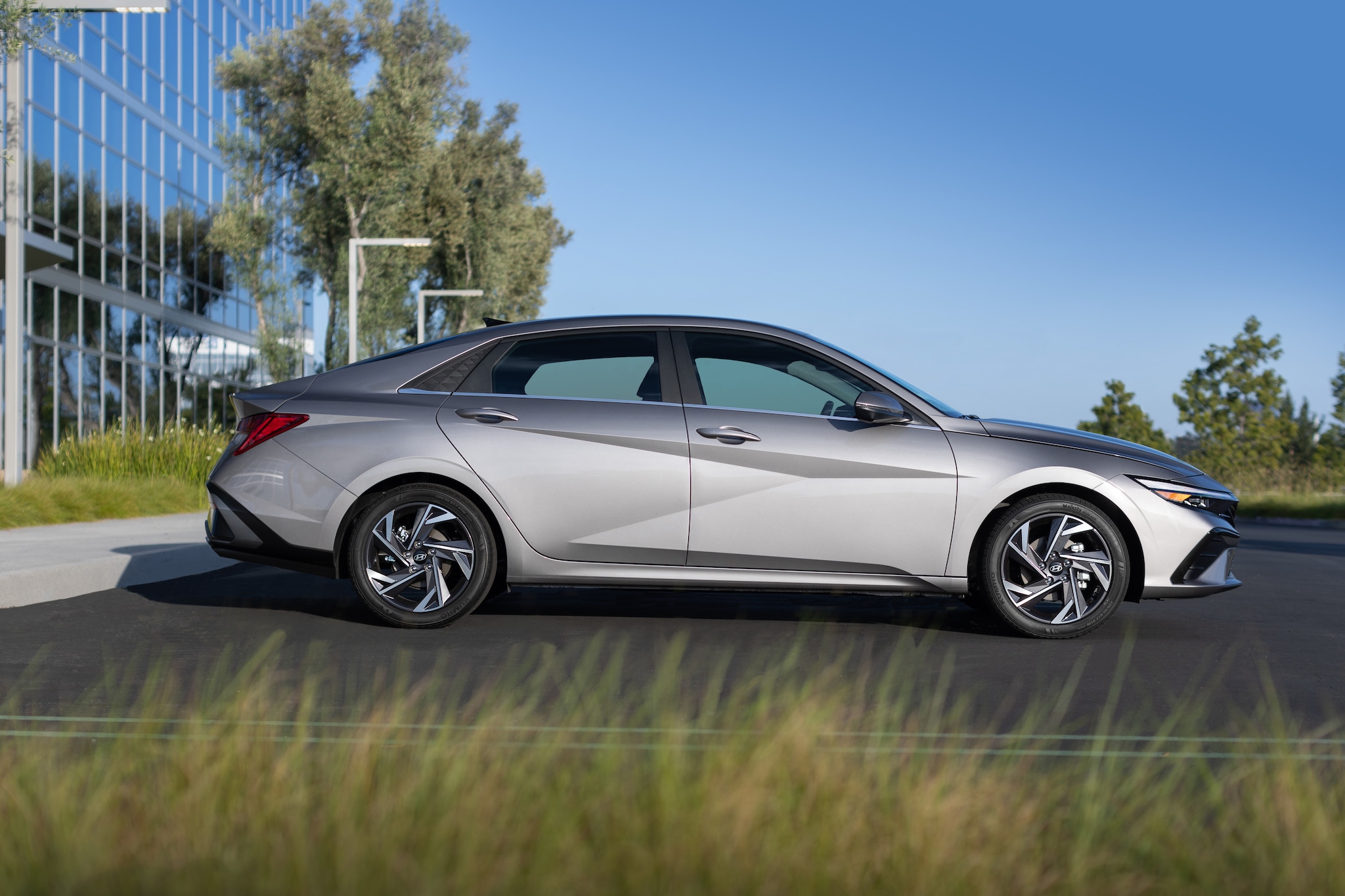 2024 Hyundai Elantra in Pics: See Design, Features, Interior and More ...