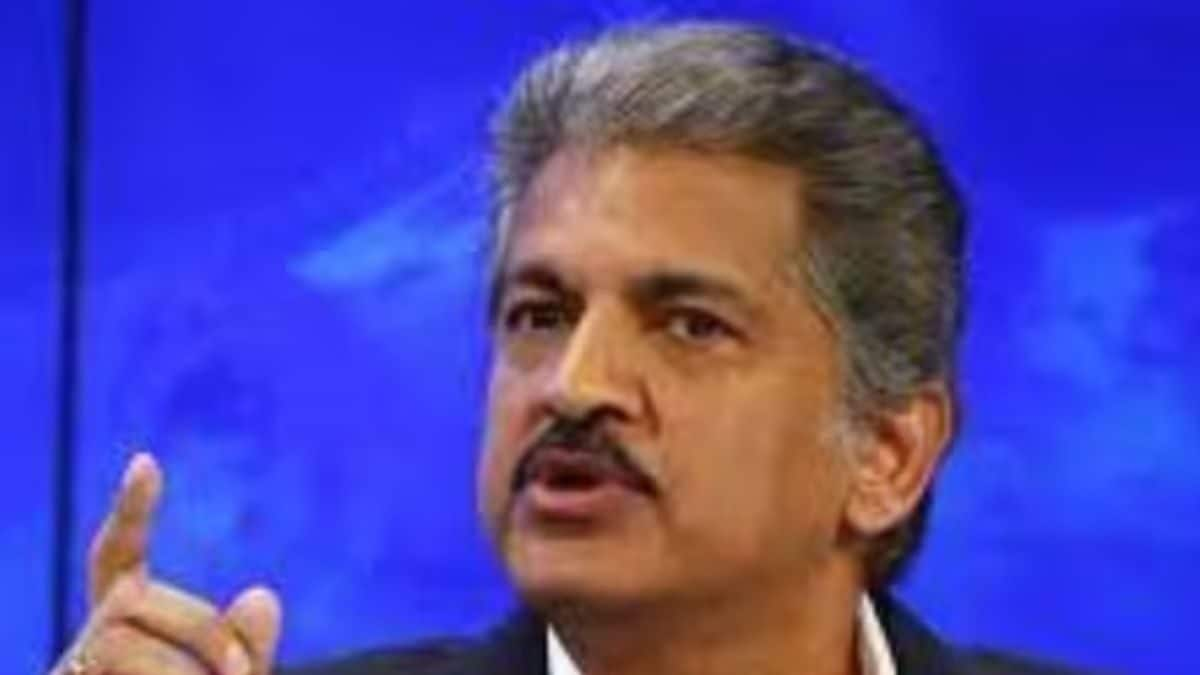 is-upsc-tougher-than-iit-entrance-exam-asks-anand-mahindra-sparks