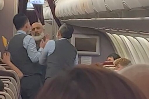 Australian Who Made Fake Bomb Threat on Plane Headed to Malaysia