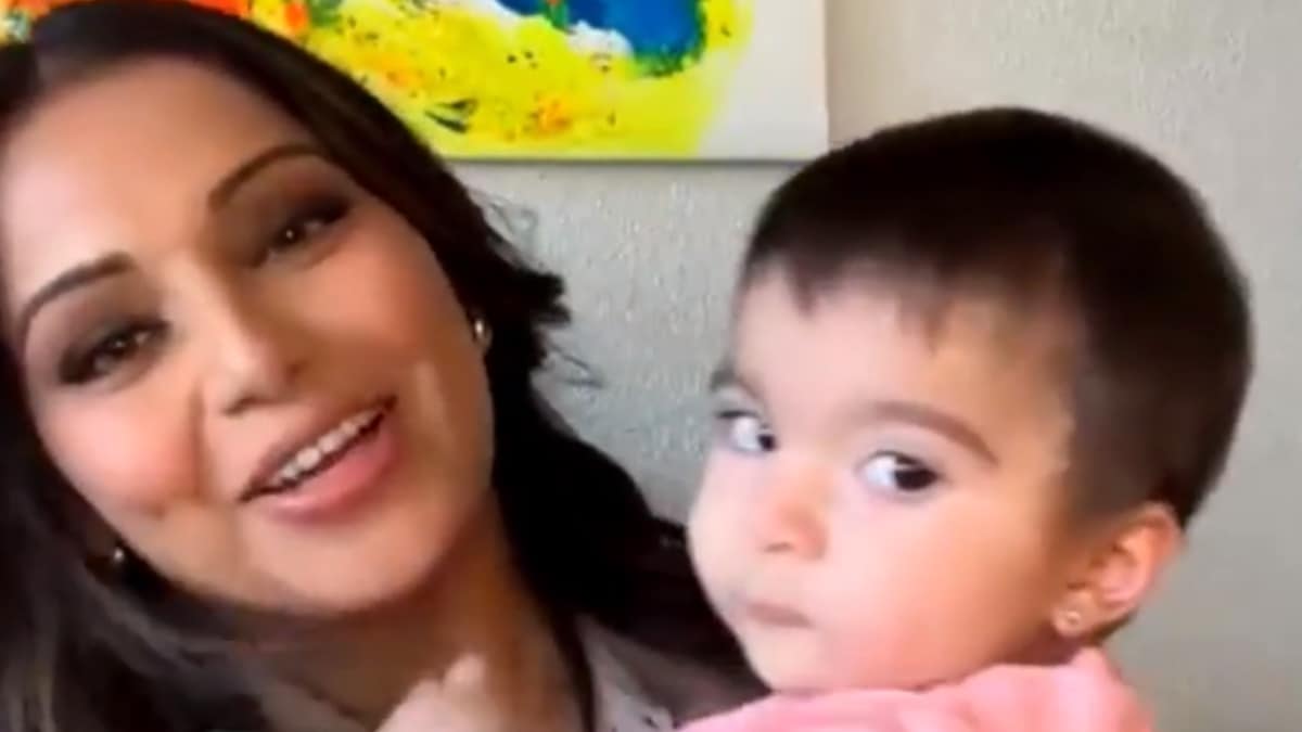 Bipasha Basu Reveals Devi Is A Social Butterfly: 'She Fights With Me To Show Her Face To Paps' - Vimarsana News