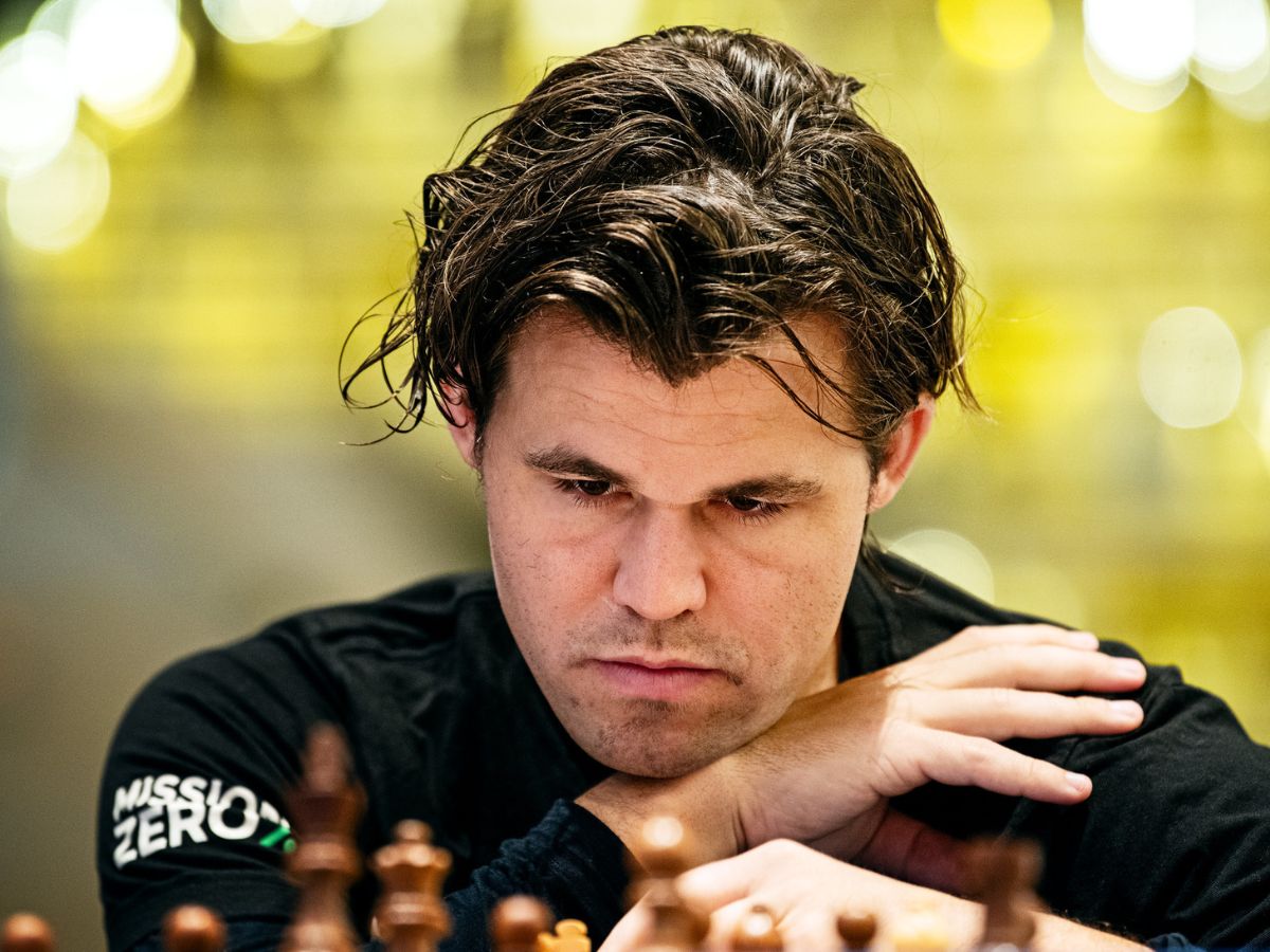 Magnus Carlsen forced to hold on for Game 2 draw with Fabiano