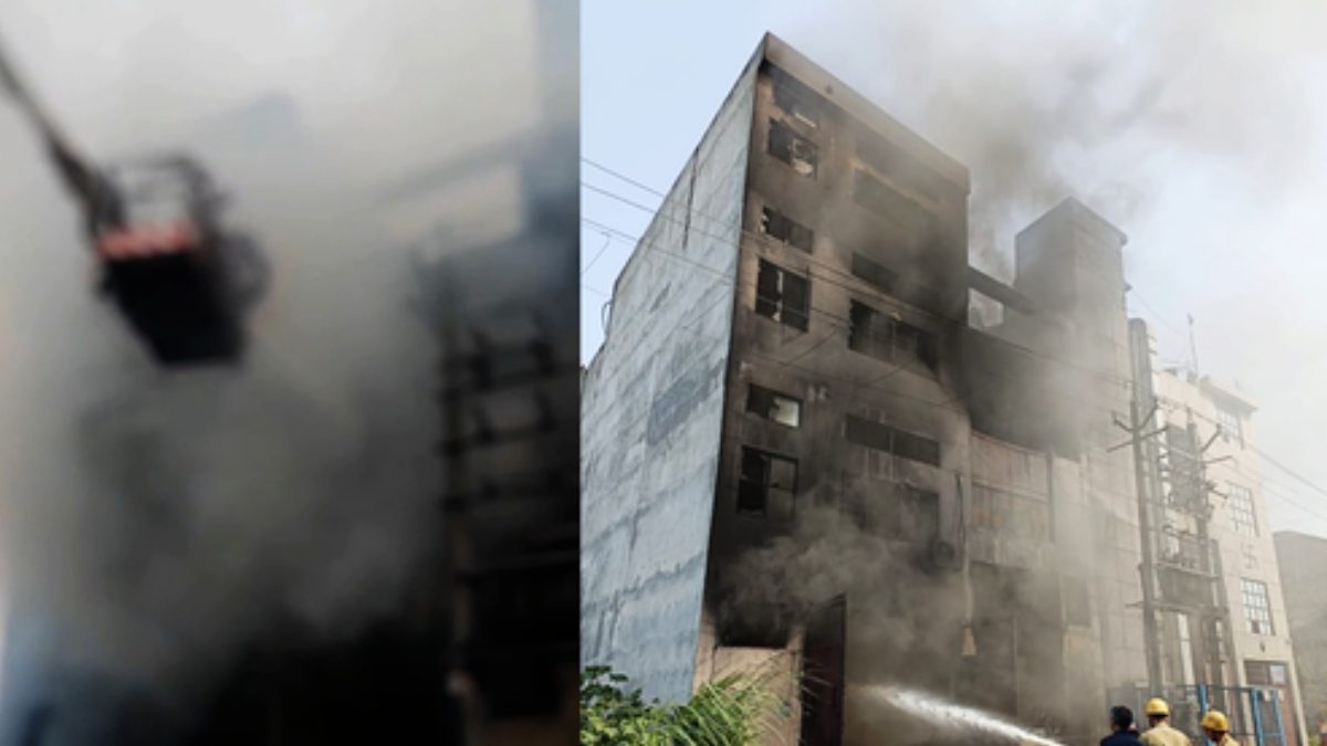 Delhi Fire Breaks Out at Plastic Factory in Bawana; 5 Firemen Injured