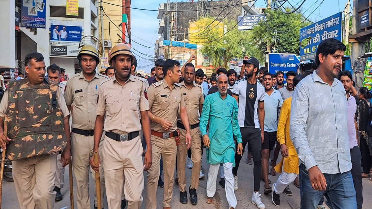 Delhi On Alert Over Gurugram Violence; Plea in SC Seeks to Stop VHP, Bajrang Dal Rallies - Vimarsana News