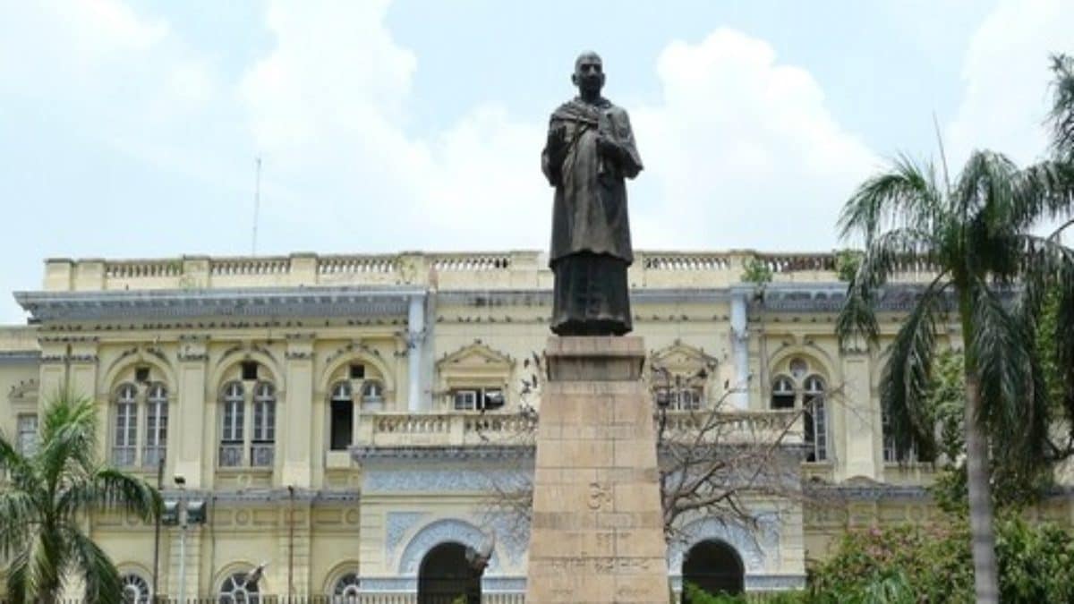 Town Hall Gets Facelift Ahead of G20 Summit, Mayor Says Tourists Must
