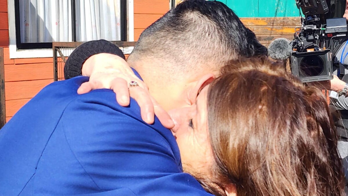 Former US Marine, Abducted At Birth, Meets Mother In Chile After 42 Years - Vimarsana News