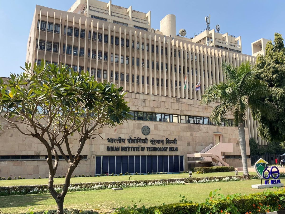 IIT Delhi to establish a campus in Abu Dhabi, master's degrees will begin  in January 2024 – Formfees