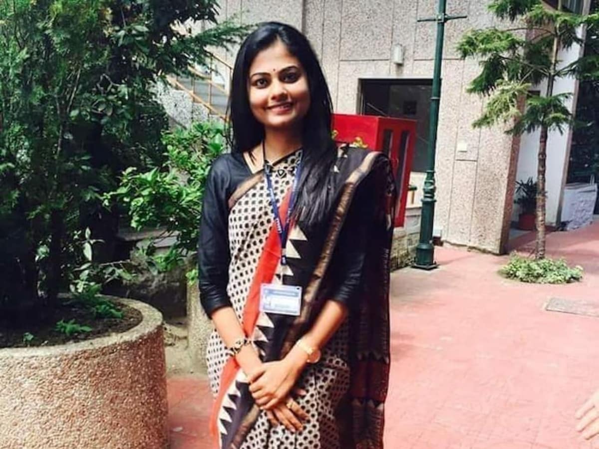 Meet Artika Shukla, Who Secured AIR 4 In 2015 UPSC Civil Services Exam On  First Attempt - News18
