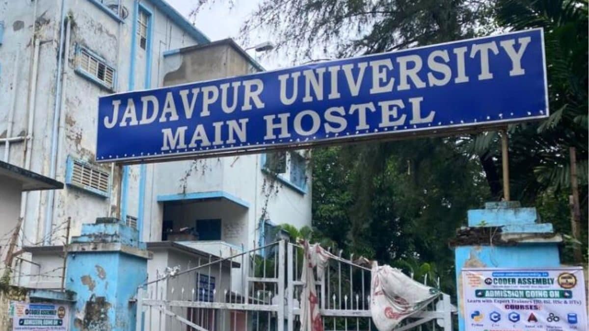 Jadavpur University Student Was Paraded Naked, Ran Across Hostel to Evade Ragging: Probe – News18