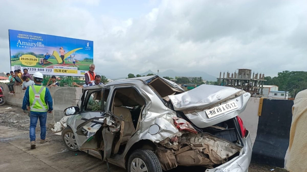 Mumbai-Pune Expressway: 2 Killed, 4 Injured As Overturning Container Hits Five Cars; Traffic Slowed Down - Vimarsana News