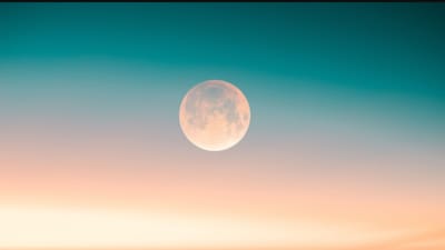 One Giant Step: Moon Race Heats Up | Viral News - News18