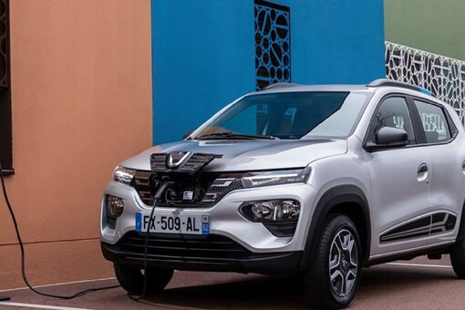 Renault Kwid EV India Launch by 2025, Price Below Rs 10 Lakh - News18