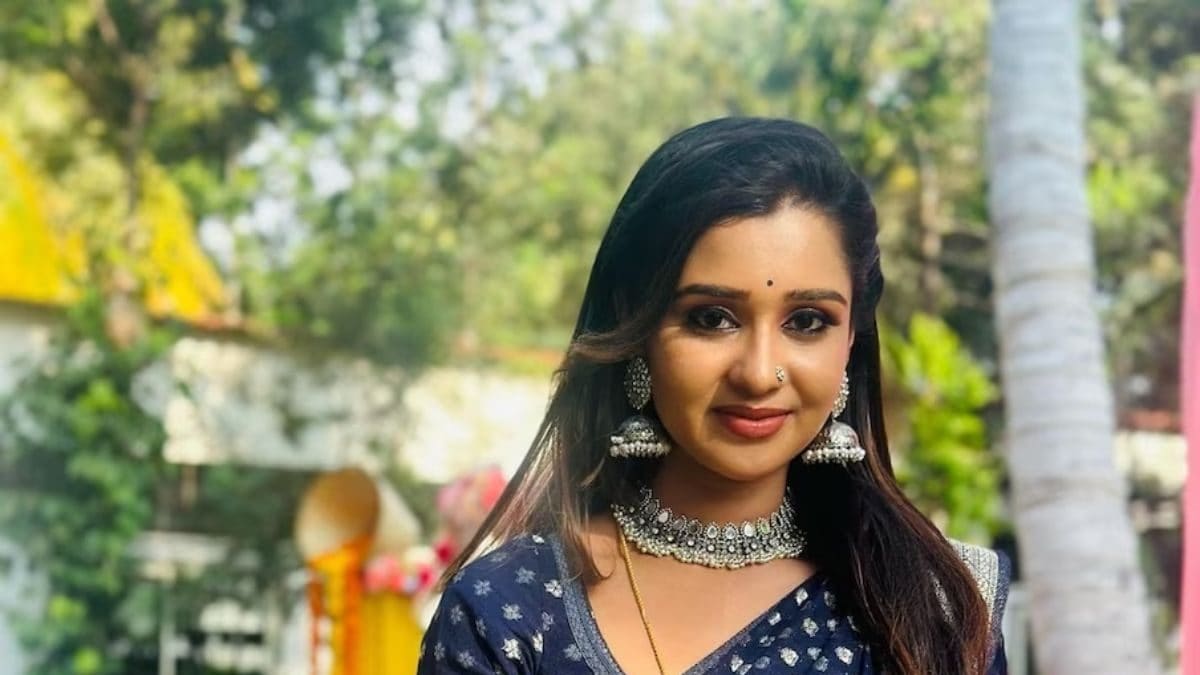 Elegant Drapes To Vibrant Colours, A Look At Mouna Guddemane’s Gorgeous Saree Collection – News18
