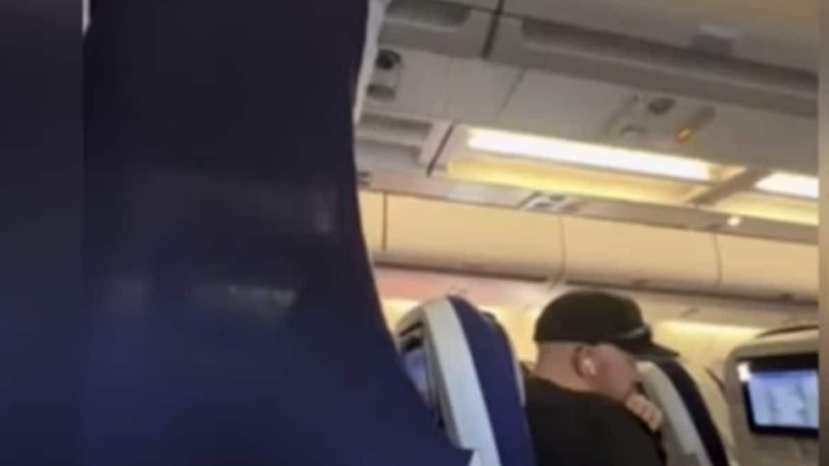 In Viral Video, Passenger Turns Economy Seat Into Business Class With A Blanket