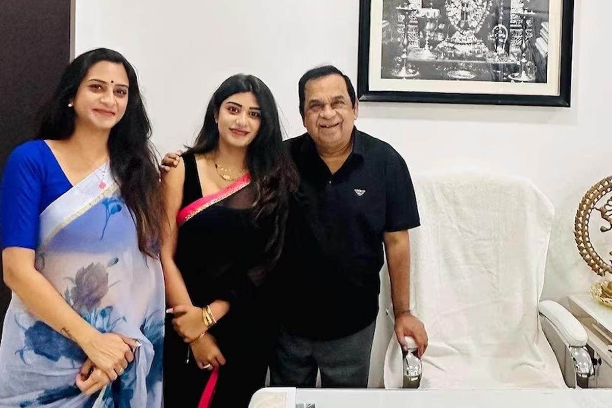 Telugu Actress Surekha Vanis Daughter Supritha Meets Brahmanandam Ahead Of  Her Debut - News18