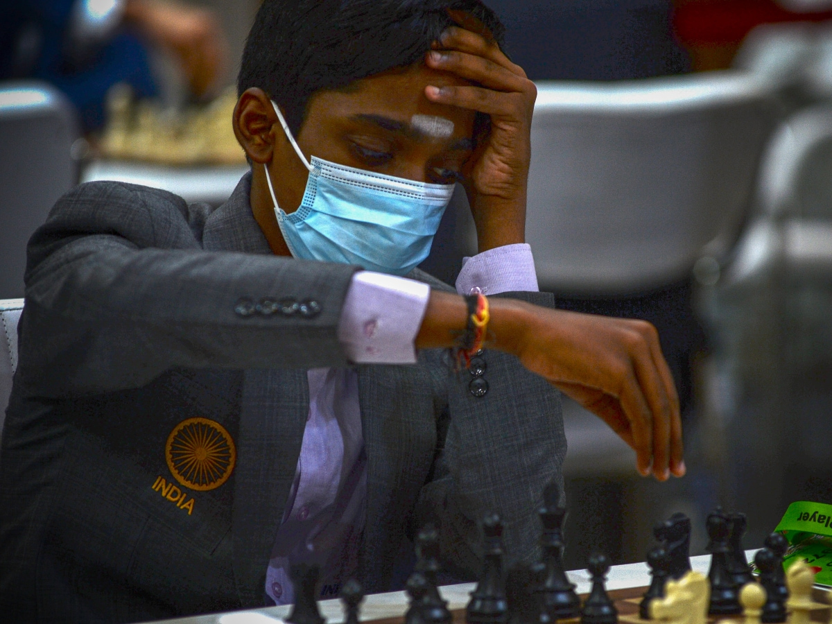 Chess World Cup 2023 Final: Carlsen Wins First Tie-Break Against  Praggnanandhaa