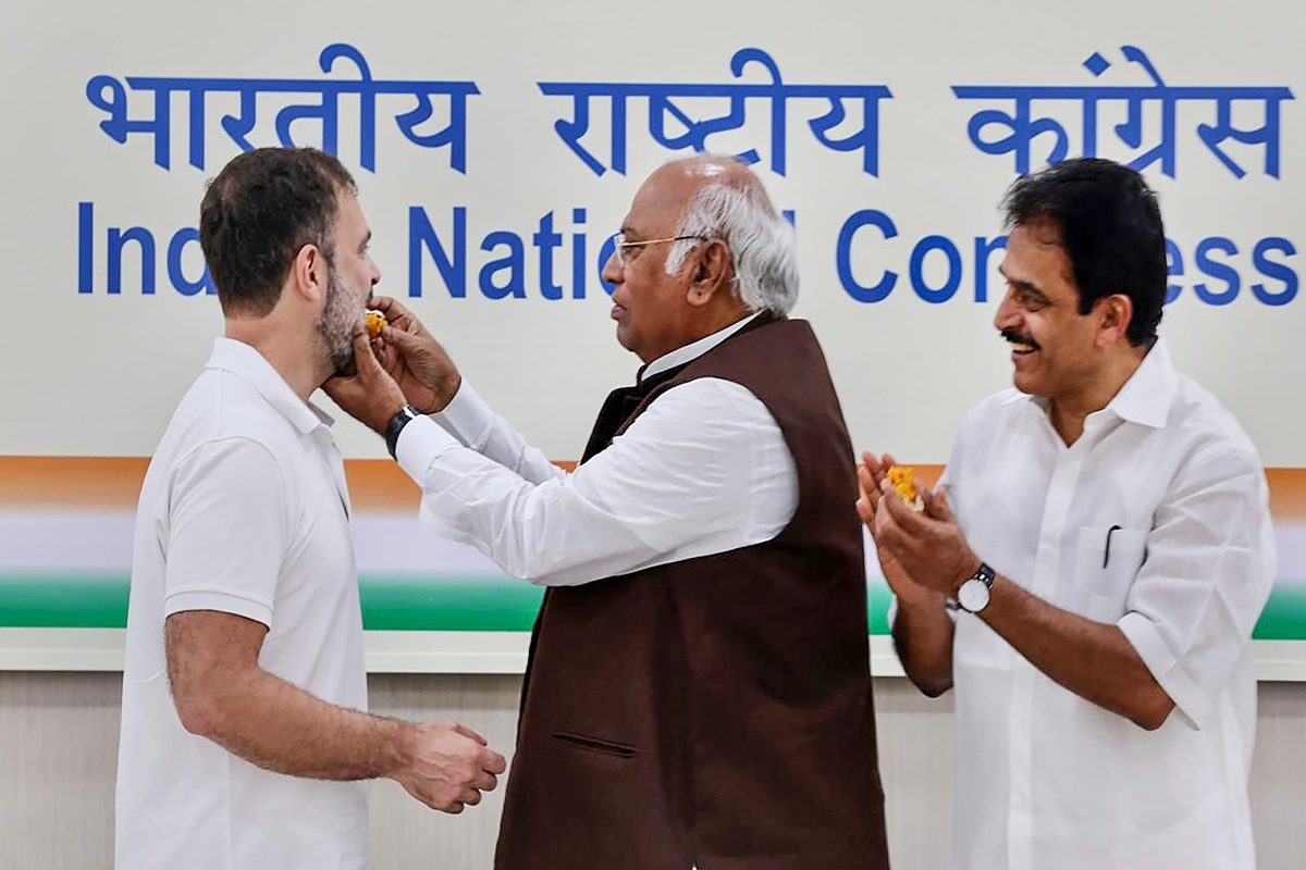 ‘Ye Kab Hua?’ Kharge’s ‘Rahul Gandhi Laid Life For Country’ Gaffe Has BJP in Splits | Watch Video