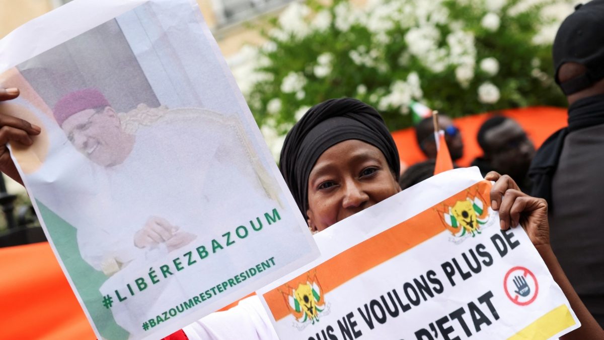 Niger Junta Refuses to Release Deposed Prez Bazoum's Family, Blinken Irked - Vimarsana News