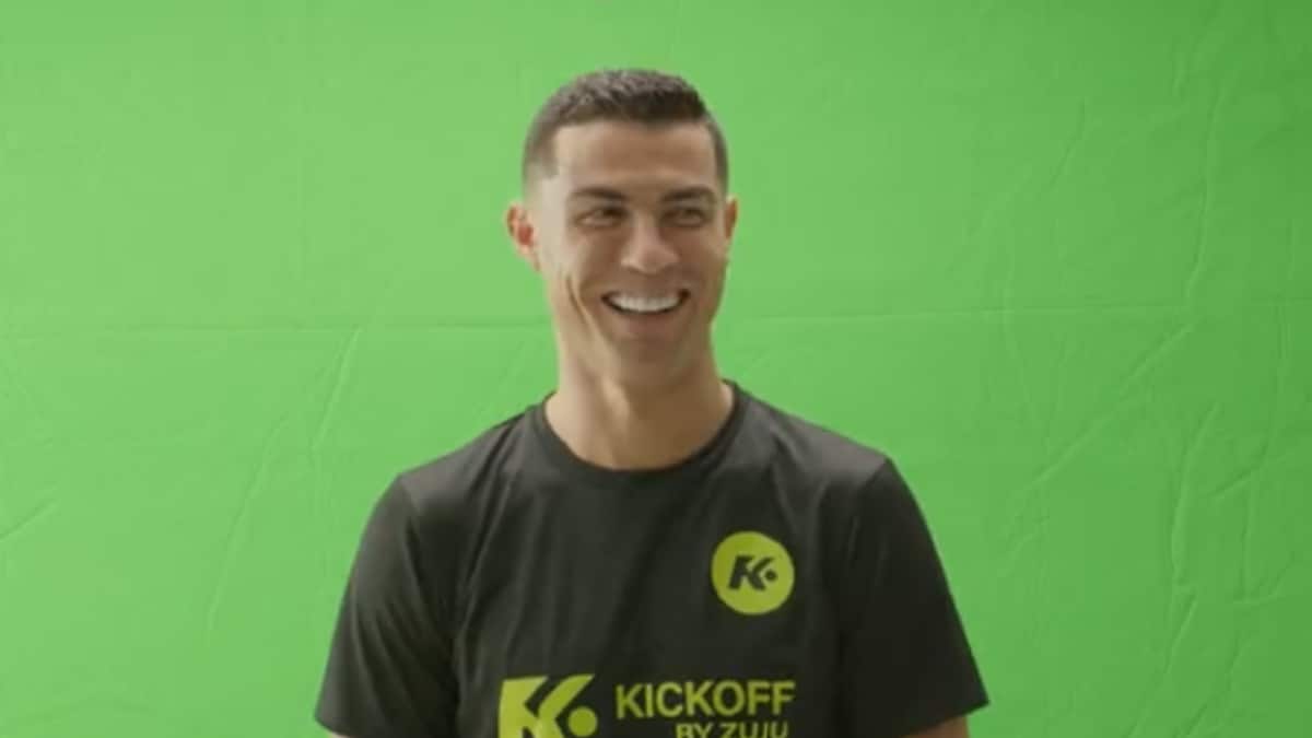 Watch: Cristiano Ronaldo’s Uncontrollable Laughter After Failing to Pronounce a Brand Name – News18 Watch: Cristiano Ronaldo’s Uncontrollable Laughter After Failing to Pronounce a Brand Name – News18