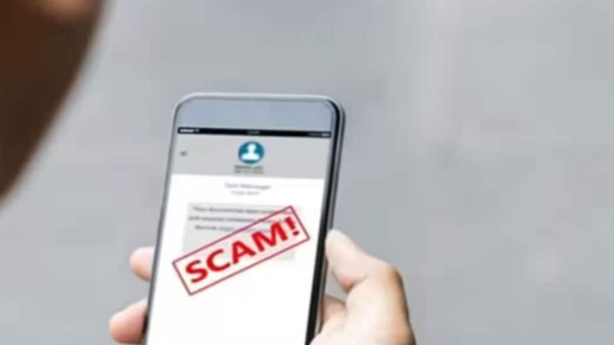 Delhi Man Claims Scamsters Use UPI Apps Now to Steal Money, Cautions ...