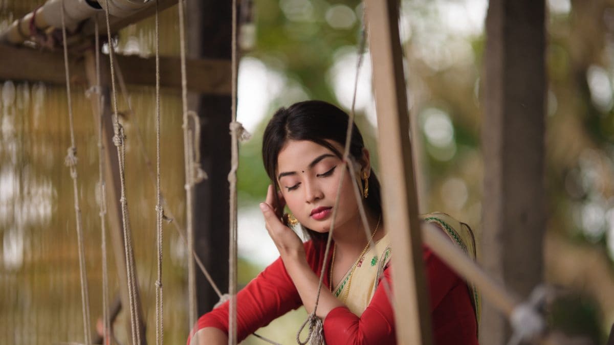 National Handloom Day 2023: Let's Embrace Conscious Choices Amid Fast Fashion - Vimarsana News