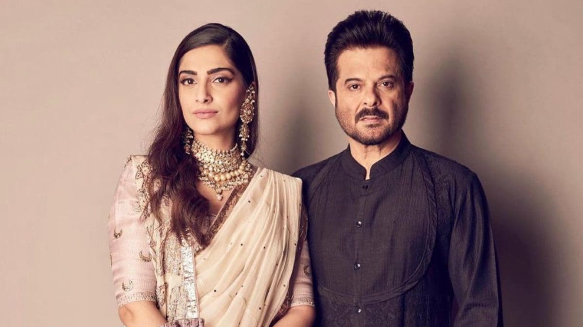 Sonam Kapoor Calls Dad Anil Kapoor Her 'Main Motivator’; Says He ‘Set The Benchmark Too High’