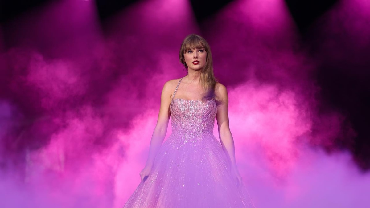 Taylor Swift Fan 'Tricked' Into Buying Tickets Worth $1,400 For Eras Tour - Vimarsana News