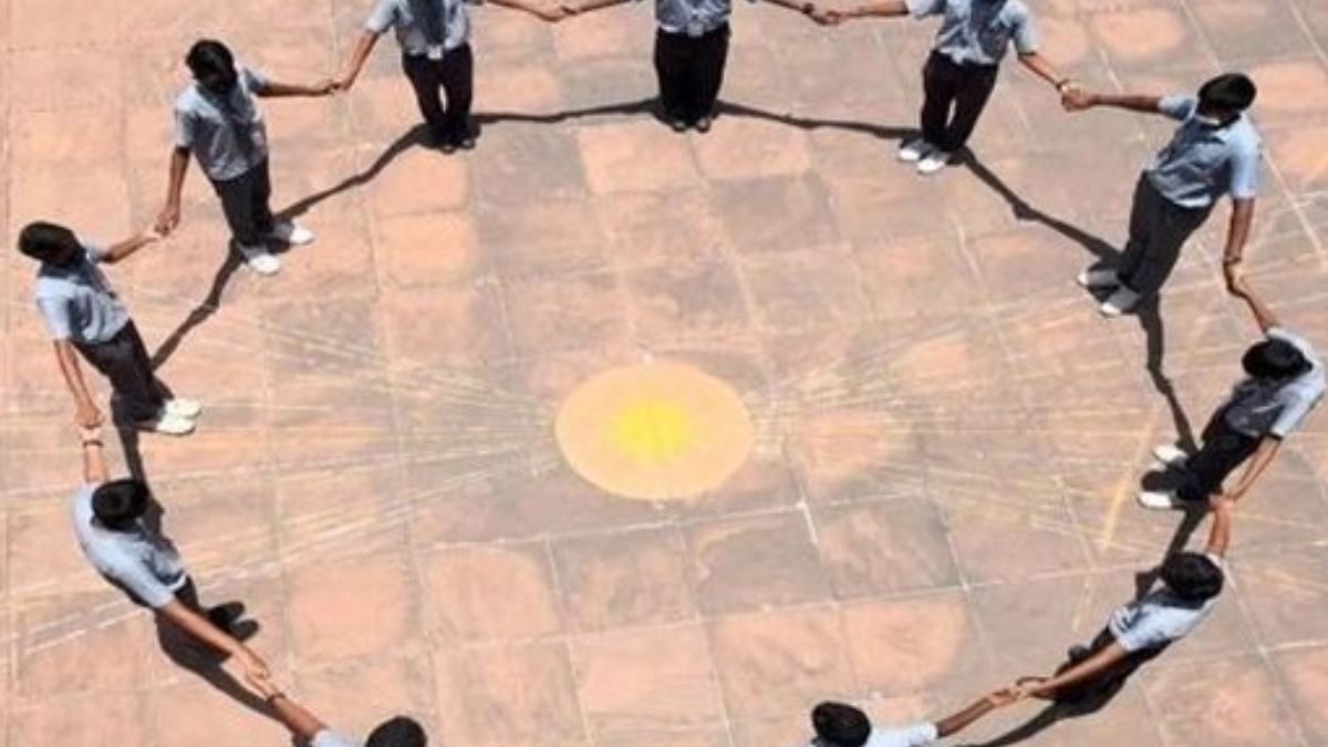 Zero Shadow Day: Hyderabad Residents Witness Rare Phenomenon, Share Photos on Twitter - Vimarsana News