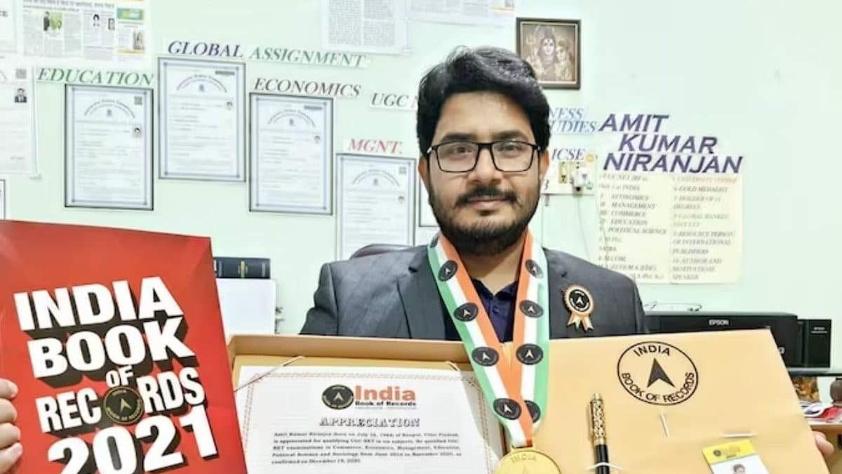 8 Master's Degrees To Clearing UGC-NET In 7 Subjects, Here's Teacher Amit Niranjan's Story - Vimarsana News