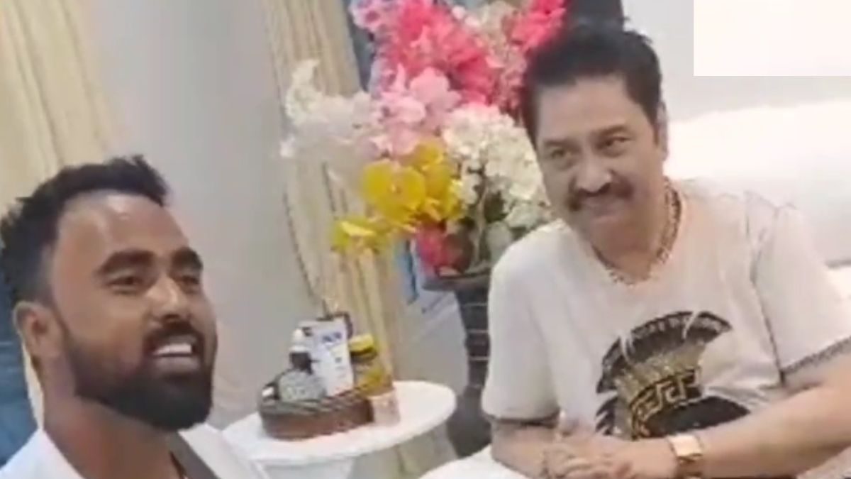Rajasthan Man Cycles 1200 km To Meet Kumar Sanu And Internet Is In Awe - Vimarsana News