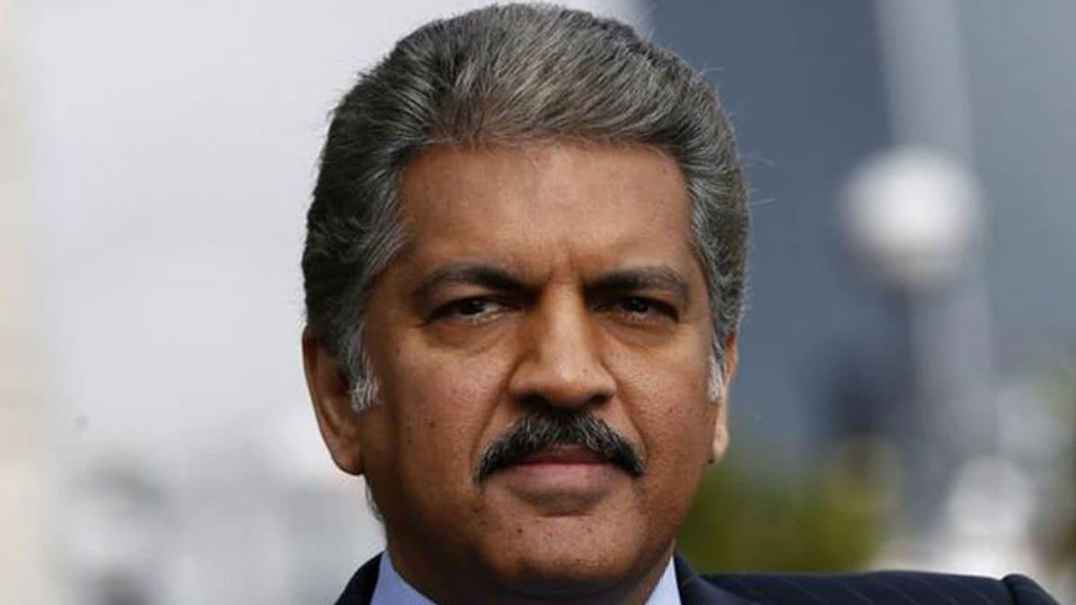 'Greatest Poverty is Poverty of Aspiration': Anand Mahindra Schools BBC Anchor Over Moon Mission Dig