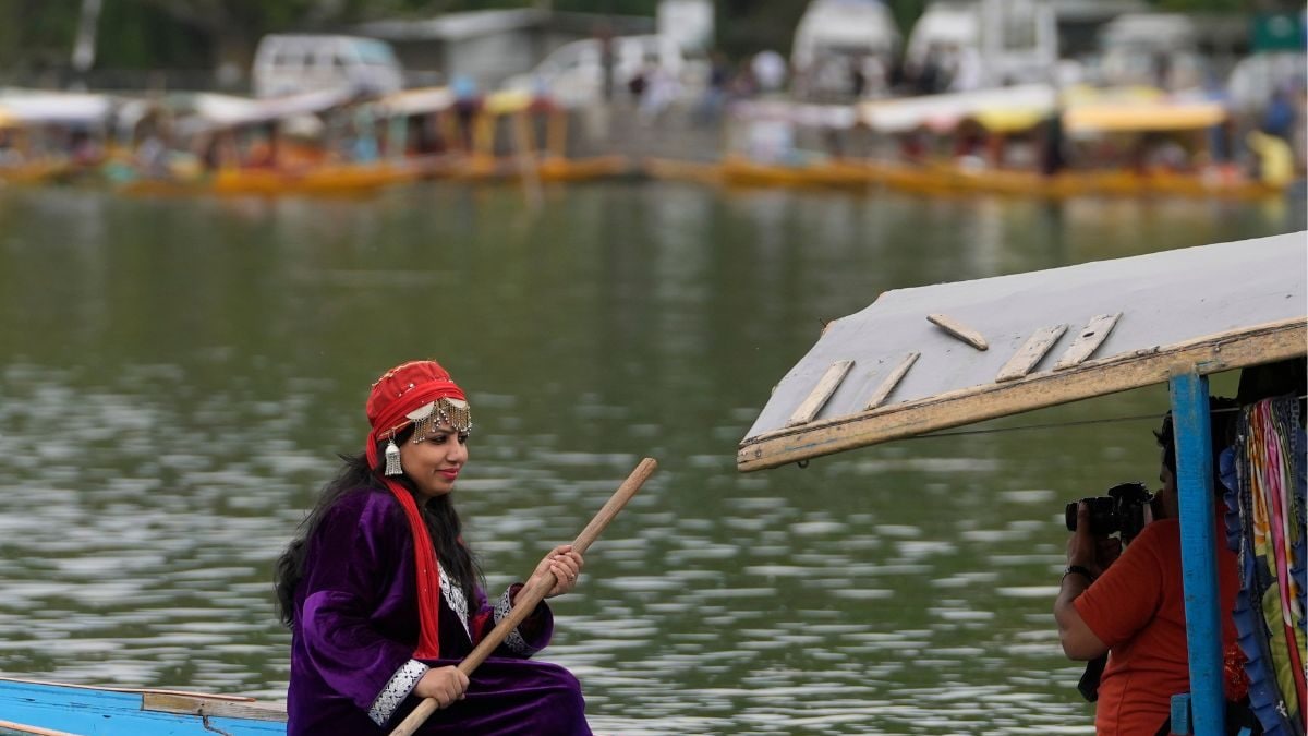 J&K After Abrogation of Art 370: Peace and Tourism Go Hand in Hand, Visitor Footfall Set to Break 2022 Record