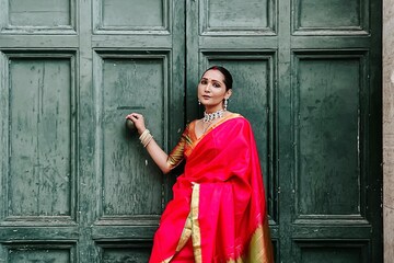 Wedding anniversary clearance saree