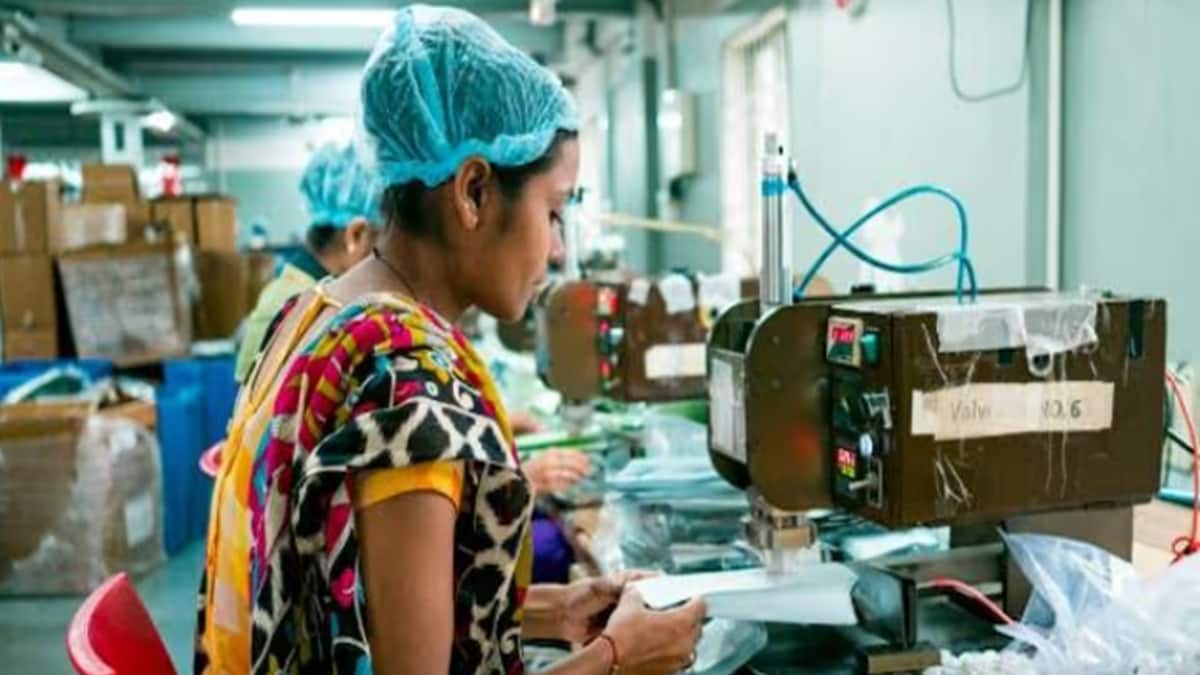Women Shaping Manufacturing: 500% Surge In Apprenticeship Demand, Says Report - Vimarsana News