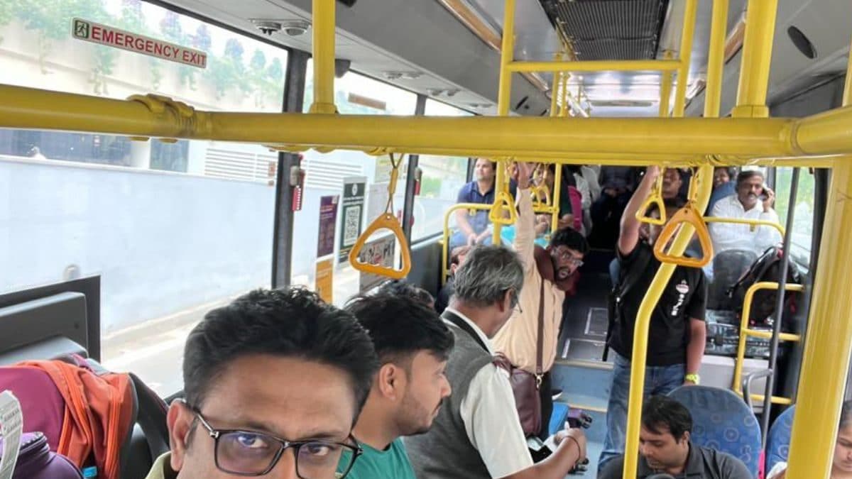 'Bengaluru Bandh Effect': Anil Kumble Takes Bus Ride Back Home From Airport, Shares Pic - Vimarsana News