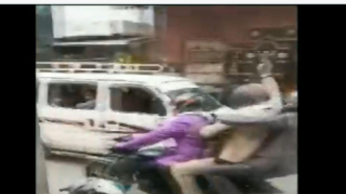 Delhi: Armed Men Loot Jewellery Shop in Broad Daylight, Second Robbery ...