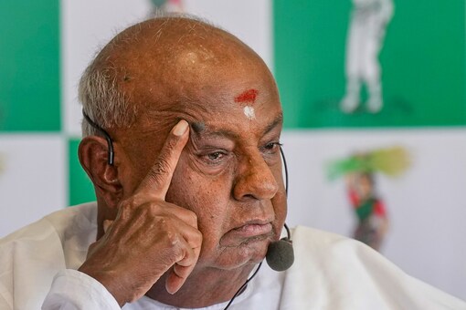 JD(S) supremo and former prime minister HD Deve Gowda has laid out a roadmap with the goal of securing at least six of the 28 seats from Karnataka in the Lok Sabha elections next year. (PTI/File)