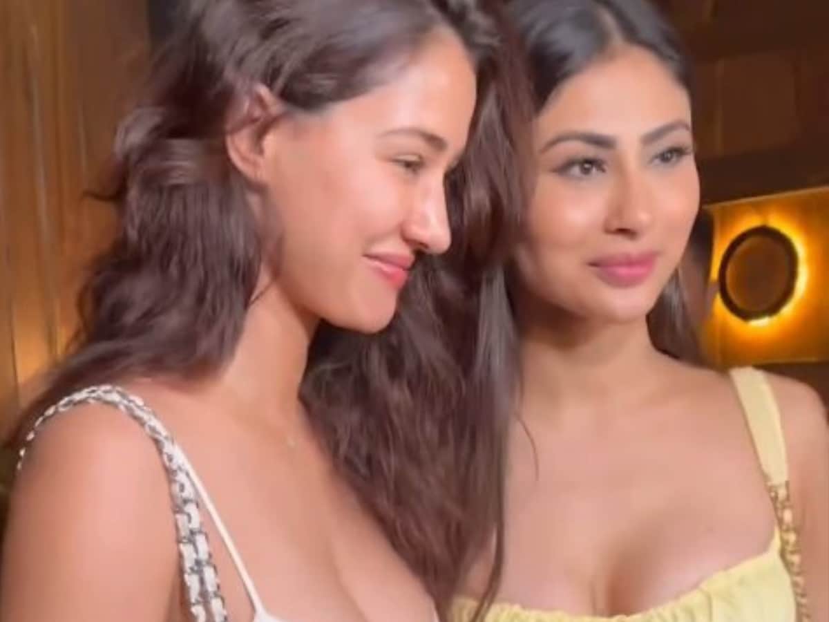 Mouni Roy Sexy Videos Hd Full Real Xxxx Blue Full Hd - BFFs Mouni Roy And Disha Patani Are Setting Party Goals For This Holiday  Season - News18