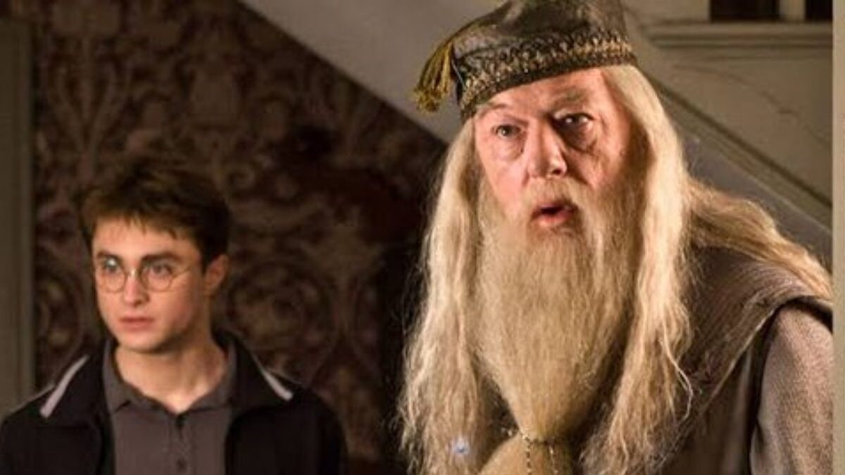 'Harry Potter' Daniel Radcliffe Is 'Sad' As He Mourns The Death of 'Dumbledore' Michael Gambon - Vimarsana News