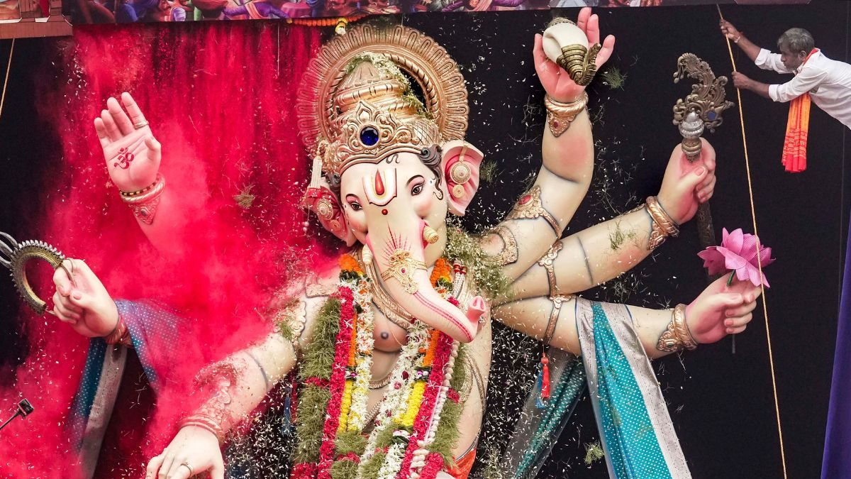 Ganpati Visarjan: Mumbaikars Bid Adieu to Famous Lalbaugcha Raja | See ...