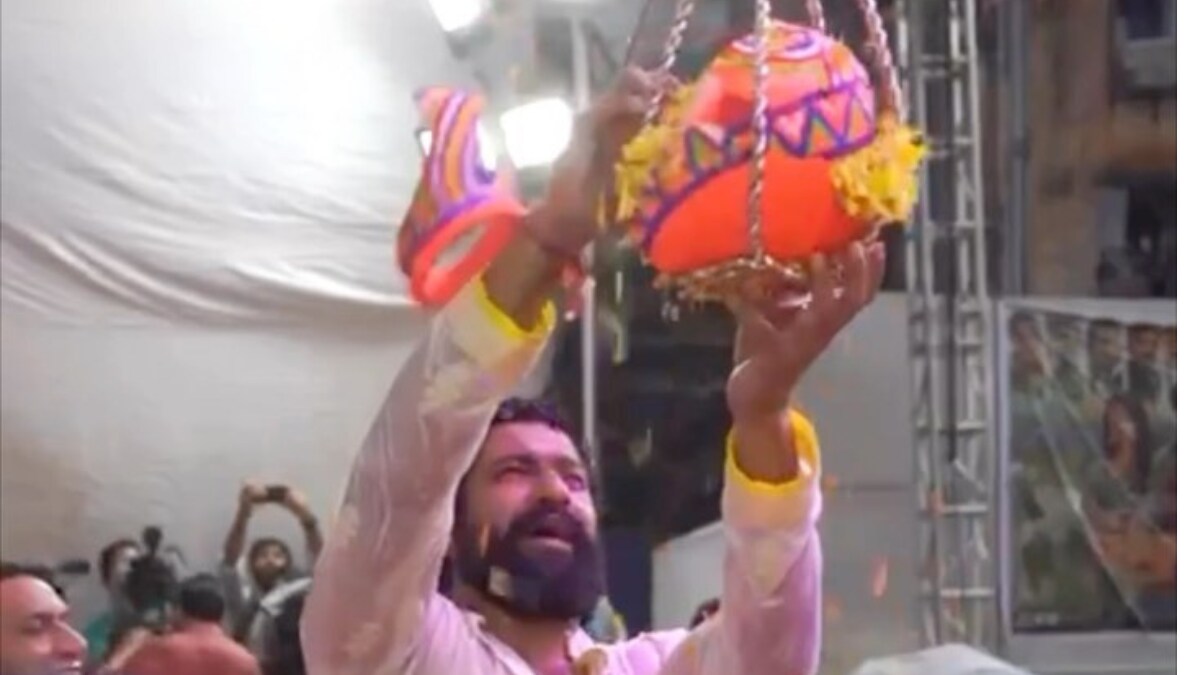 Inside Vicky Kaushal Aka Bhajan Kumar's Dahi Handi Celebration In Mumbai - Vimarsana News