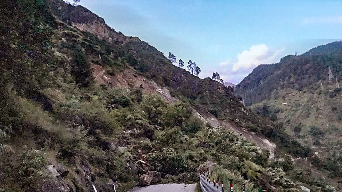 More Than 7 Feared Dead as Landslide Hits Car in Pithoragarh – News18