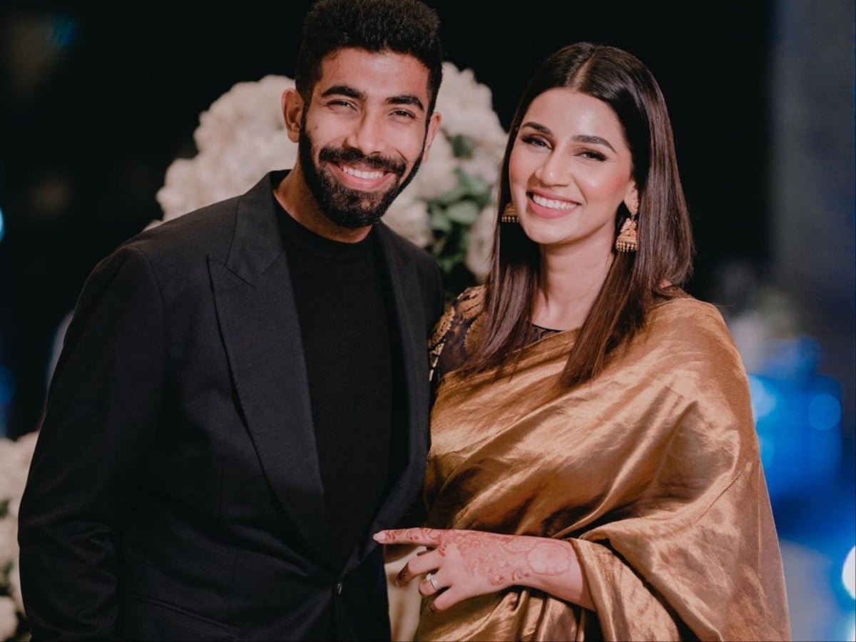 Mumbai Indians Have The Sweetest Marriage Anniversary Wish for Jasprit Bumrah and Sanjana Ganesan | Cricket News - News18