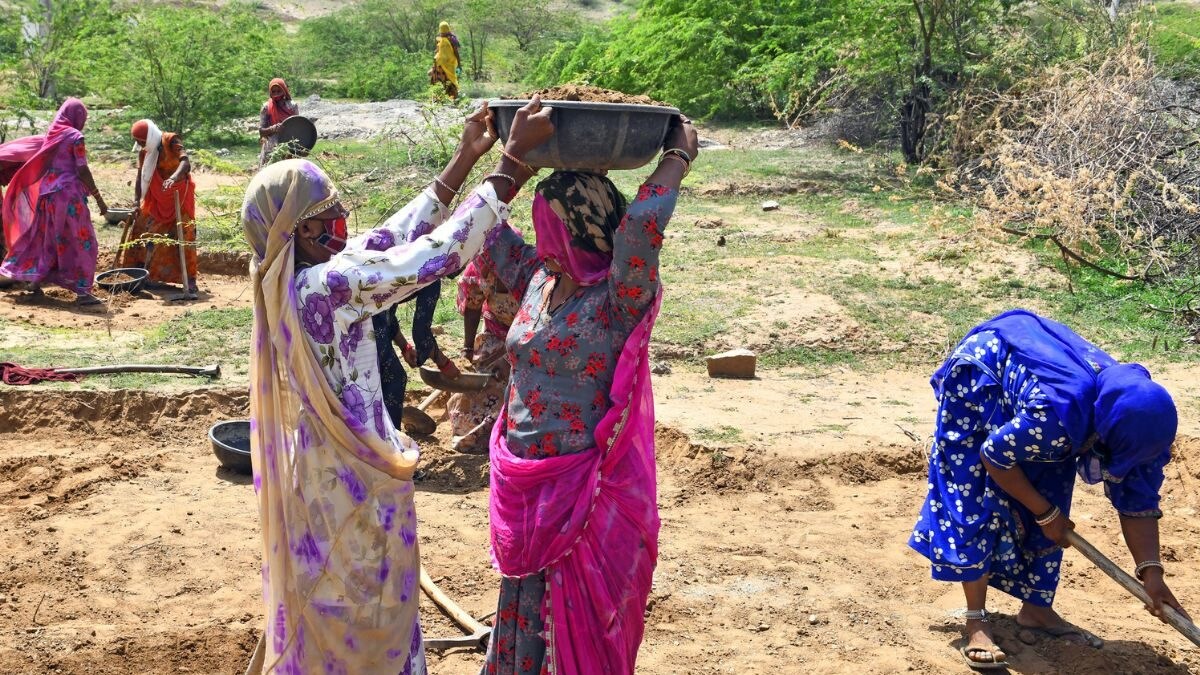 Aadhaar-Based Payment System for MGNREGS: Only 62.6% of All Workers Eligible, Shows Analysis - Vimarsana News